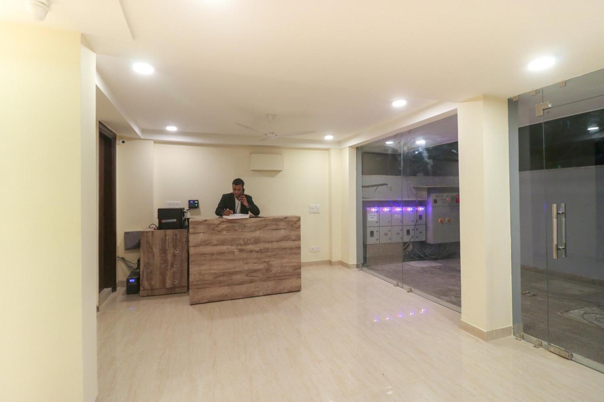 Oyo旗舰23252酒店-近阿尔忒弥斯医院 古尔冈 外观 照片